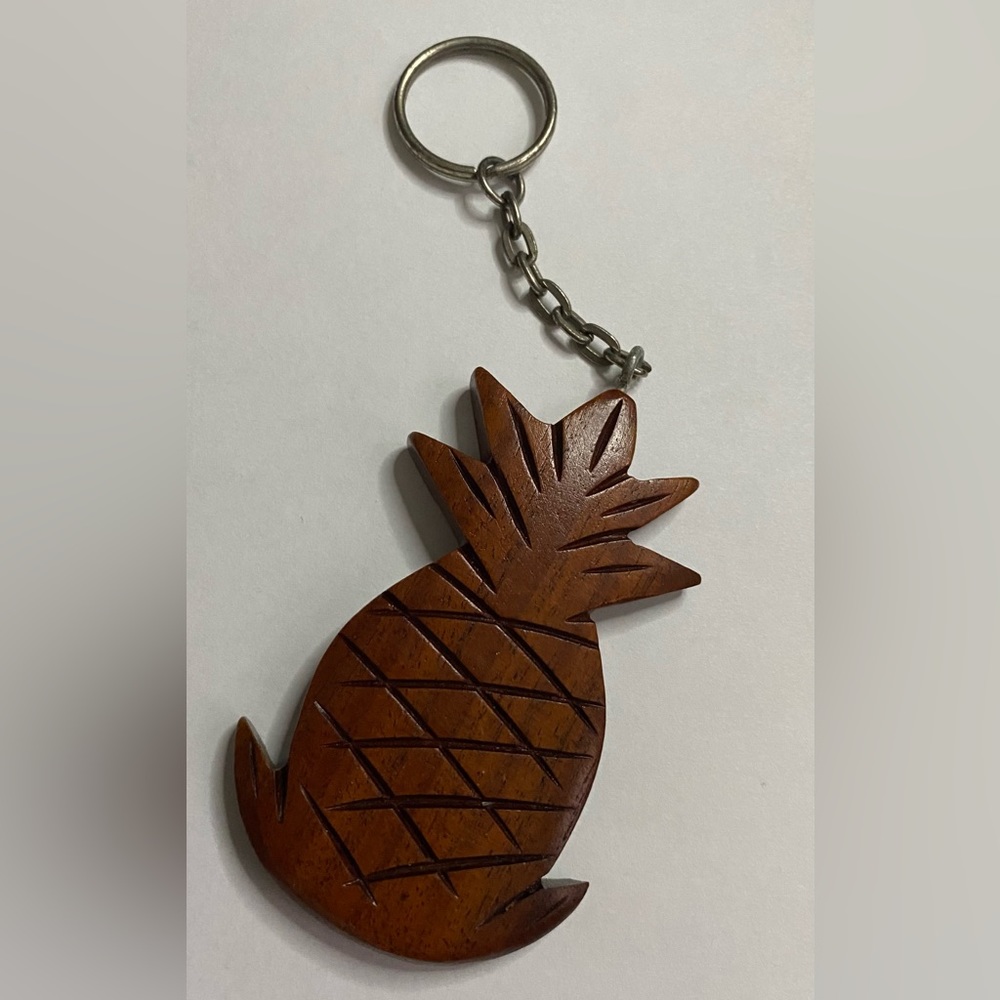Vintage Handmade Wooden Hawaii Pineapple keychain